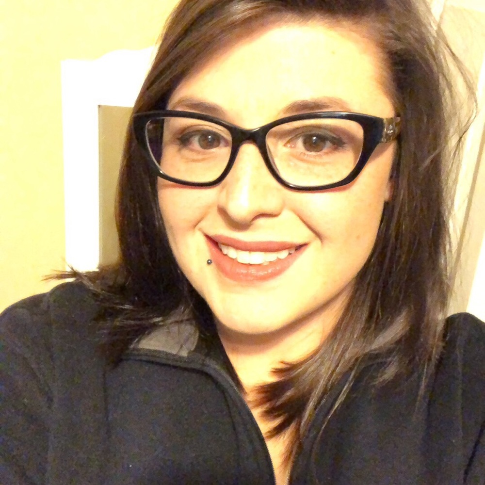 Meet your Posher, Felicia